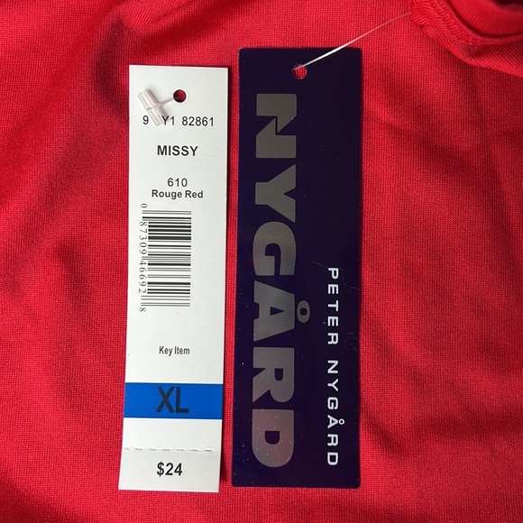 Red Sleeveless Christmas Holiday Top - Picture 6 of 8